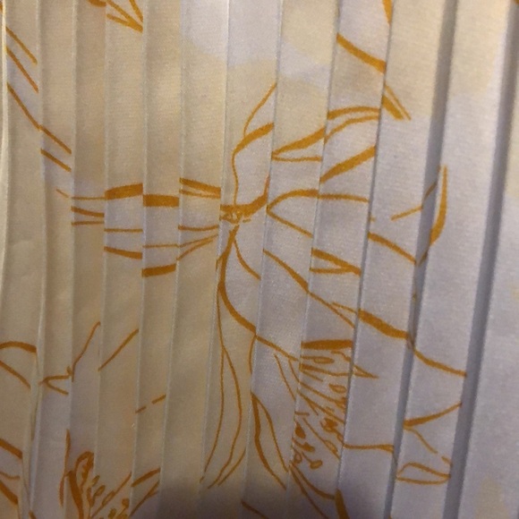 Alfani Hollywood Glam unique Pleated Blouse with back button closure XL - Picture 6 of 6